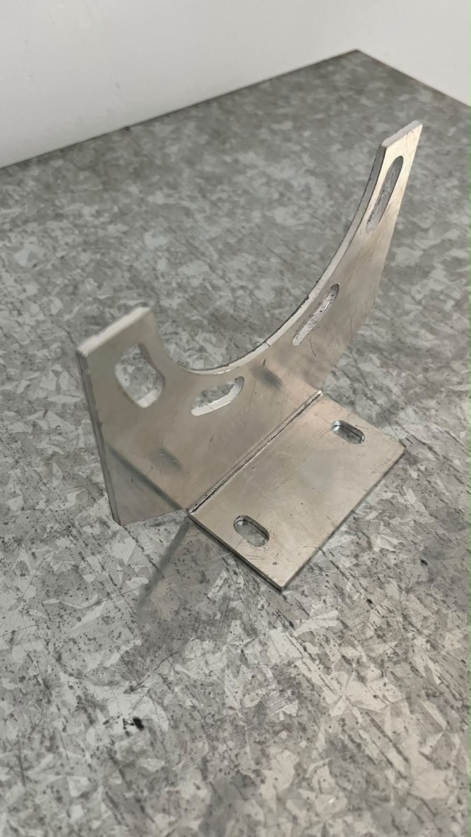 Pieza curva en aluminio